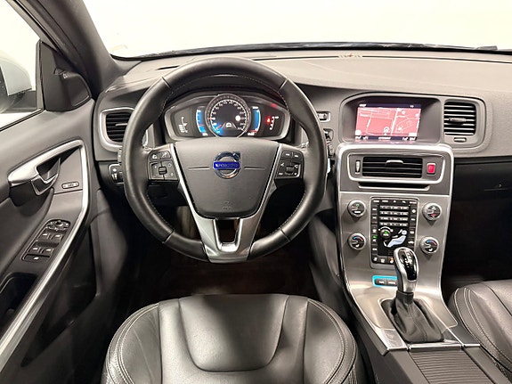 Volvo V60 14 of 29