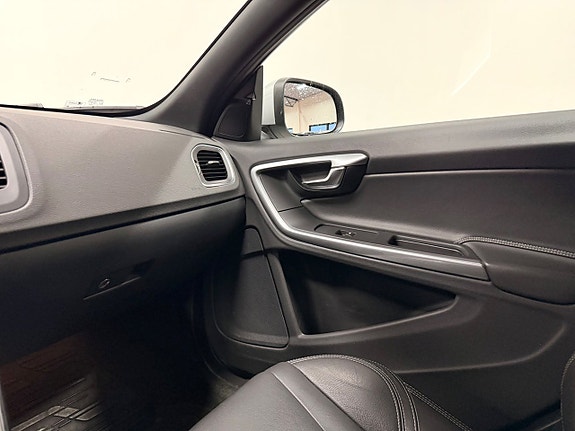 Volvo V60 22 of 29