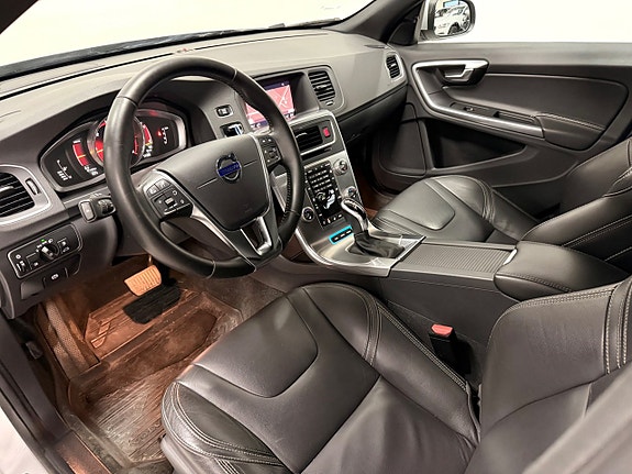 Volvo V60 8 of 29