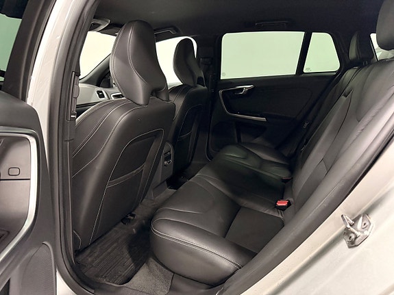 Volvo V60 11 of 29
