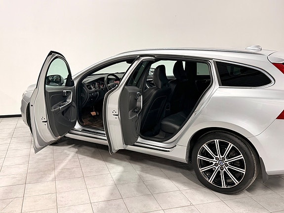 Volvo V60 10 of 29