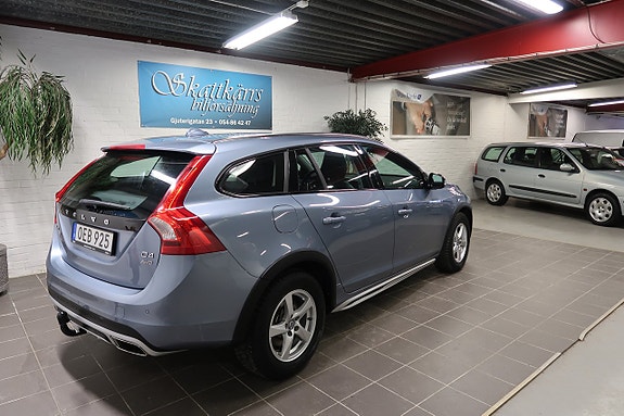 Volvo V60 Cross Country 3 of 5