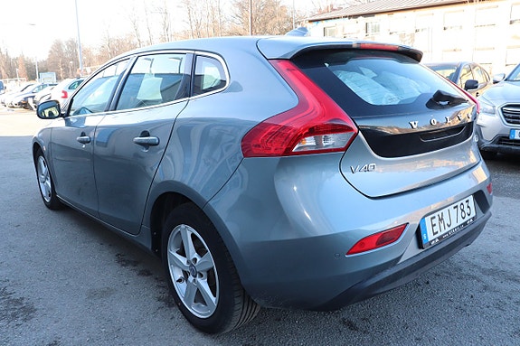 Volvo V40 4 of 12