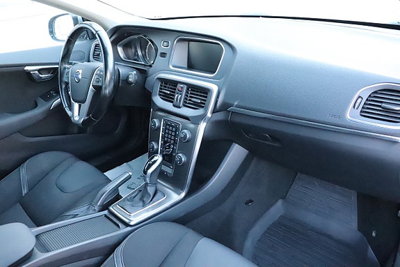 Volvo V40 7 of 12