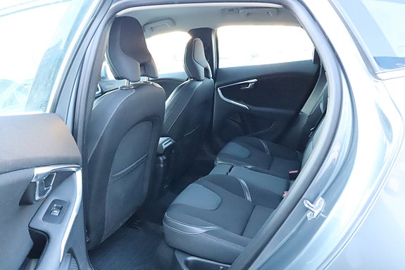 Volvo V40 9 of 12