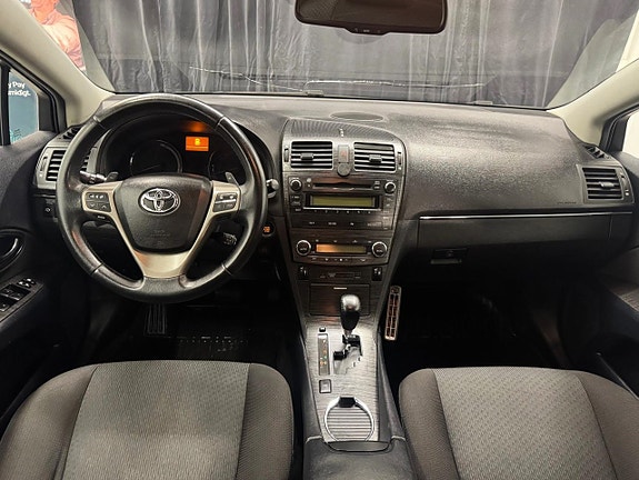 Toyota Avensis 13 of 19