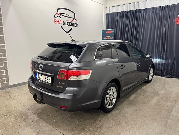 Toyota Avensis 5 of 19