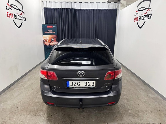 Toyota Avensis 6 of 19