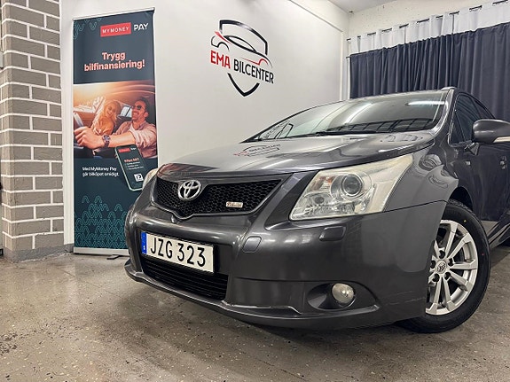 Toyota Avensis 2 of 19