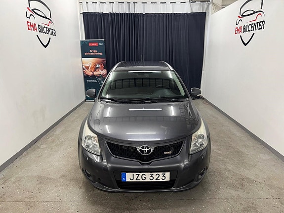 Toyota Avensis 3 of 19