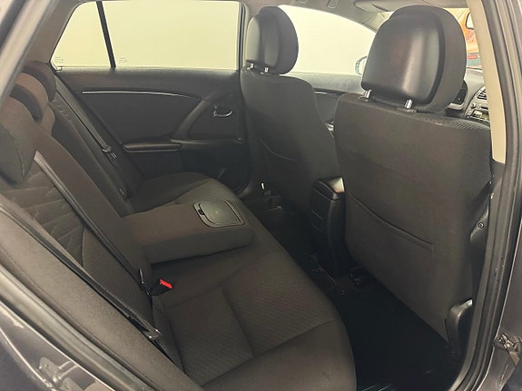 Toyota Avensis 11 of 19