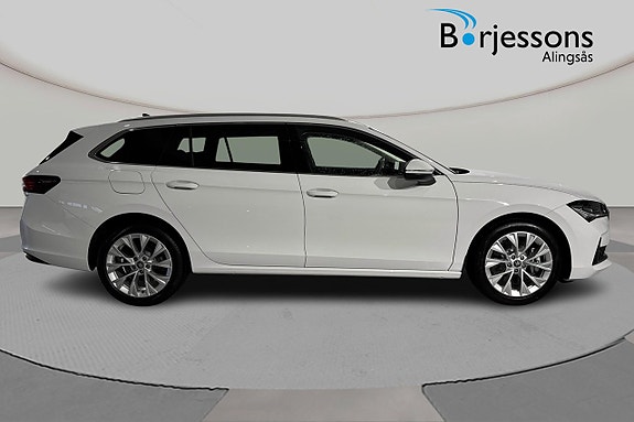 Skoda Superb 2 of 5