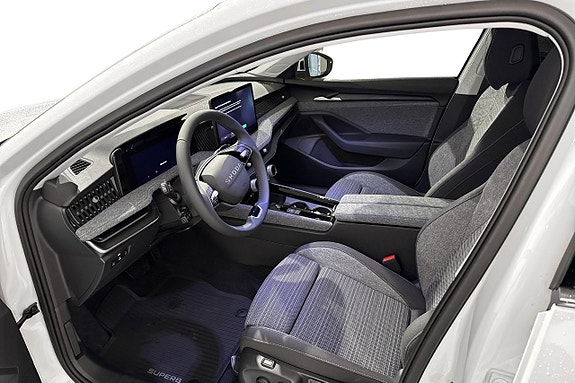 Skoda Superb 4 of 5
