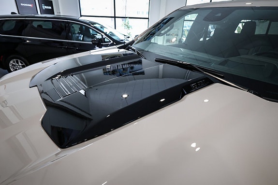 Chevrolet Silverado EV 10 of 30