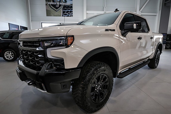 Chevrolet Silverado EV 3 of 30