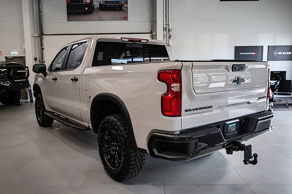 Chevrolet Silverado EV 5 of 30