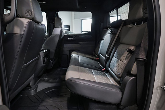 Chevrolet Silverado EV 27 of 30