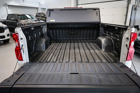 Chevrolet Silverado EV 17 of 30