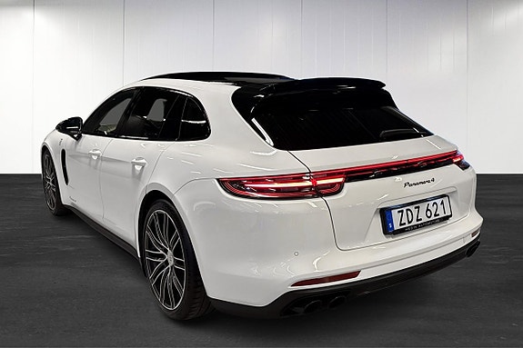 Porsche Panamera 4 4 of 5