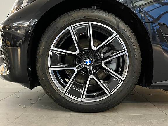 BMW i4 4 of 5