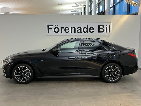 BMW i4 3 of 5