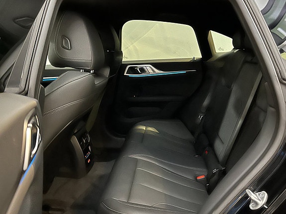 BMW i4 11 of 14
