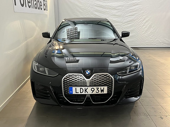 BMW i4 2 of 5
