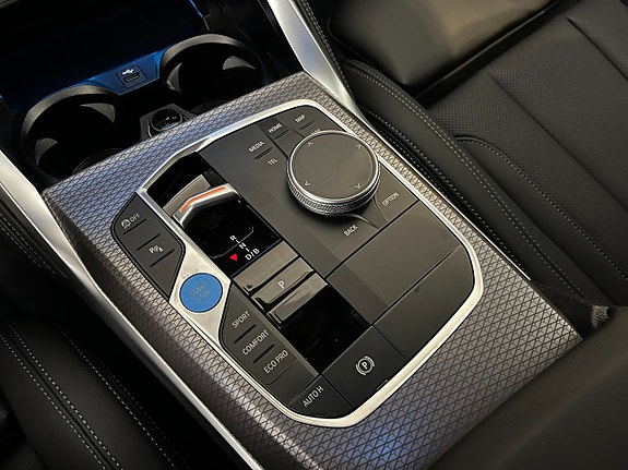 BMW i4 8 of 14