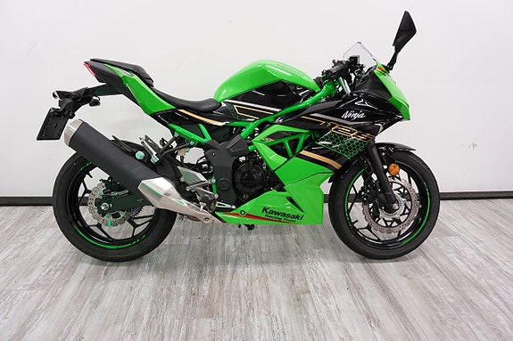 Kawasaki Ninja 125 Endast 761mil!!!
