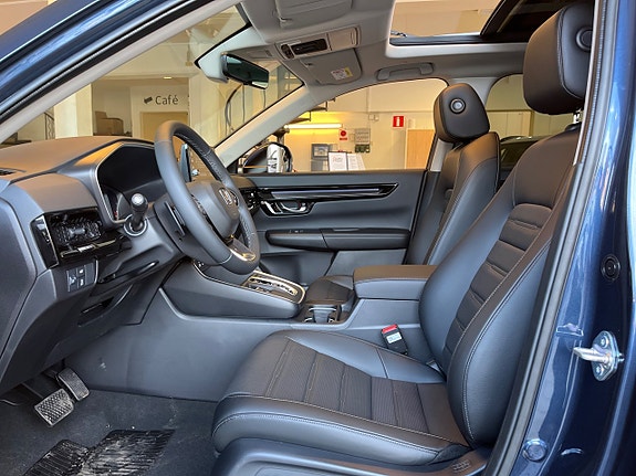 Honda CR-V 8 of 12