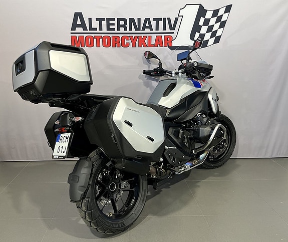 BMW R1300GS 2 of 5