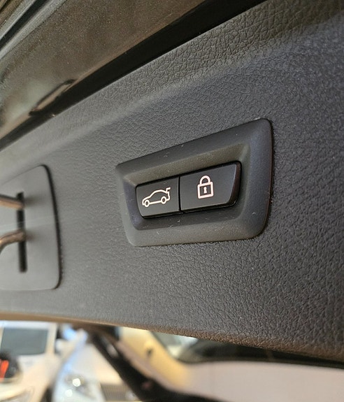 BMW 218 7 of 10