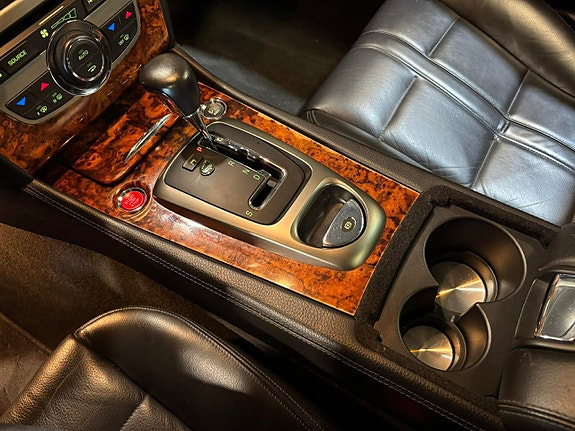Jaguar XK 10 of 23