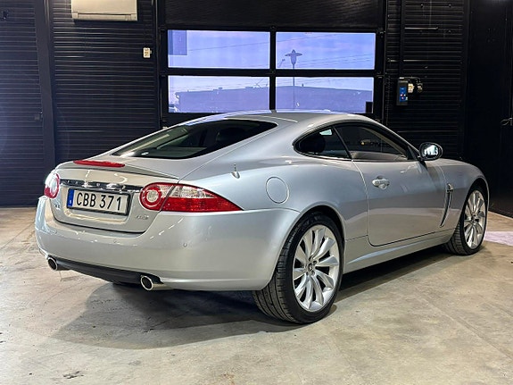 Jaguar XK 6 of 23