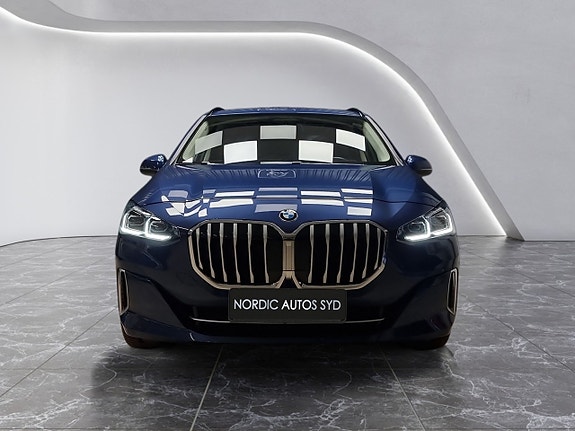 BMW 220i 8 of 25
