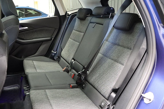 BMW 220i 14 of 25