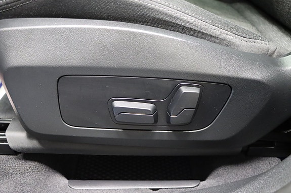 BMW 220i 12 of 25