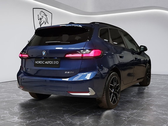 BMW 220i 5 of 25