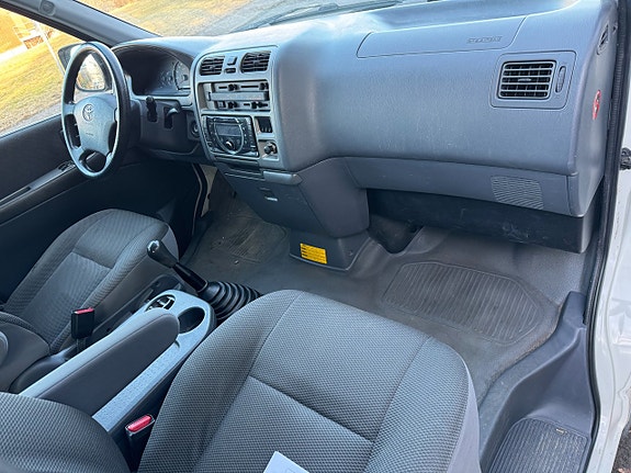 Toyota HiAce 6 of 6