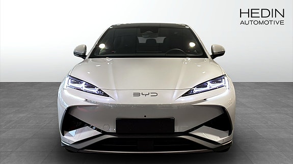 BYD Sealion 7 8 of 10