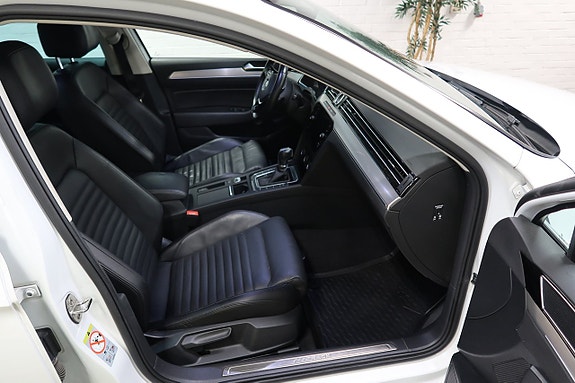 Volkswagen Passat Alltrack 5 of 5