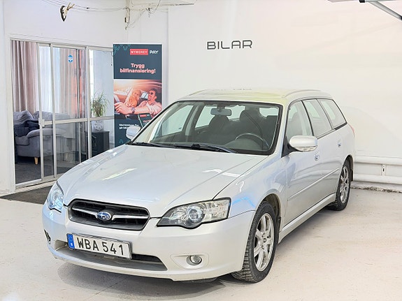 Subaru Legacy 3 of 5