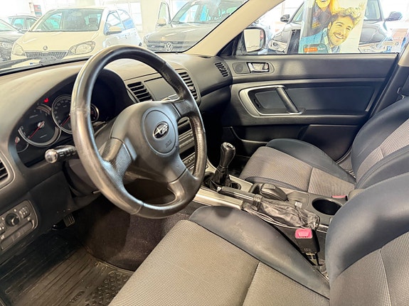 Subaru Legacy 6 of 10