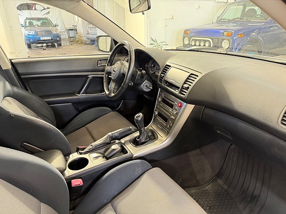 Subaru Legacy 9 of 10