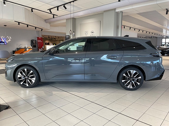 Peugeot 308 SW 7 of 18
