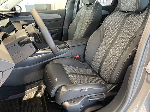 Peugeot 308 SW 10 of 18