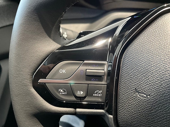 Peugeot 308 SW 17 of 18
