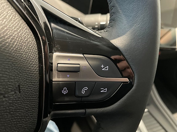 Peugeot 308 SW 16 of 18