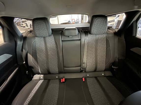 Peugeot 308 SW 14 of 18