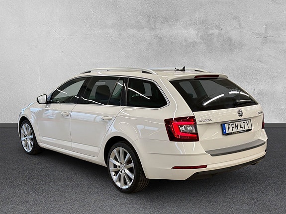 Skoda Octavia 3 of 5
